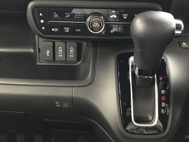 HONDA N BOX CUSTOM 2020 Image 31