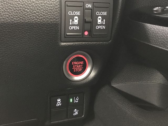 HONDA N BOX CUSTOM 2020 Image 31