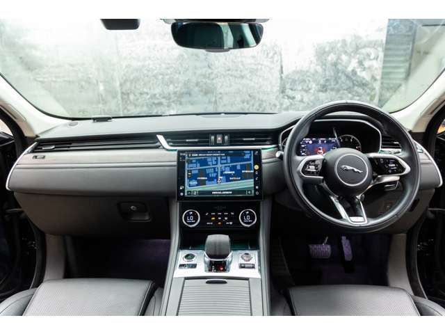 JAGUAR F-PACE 2023 Image 31