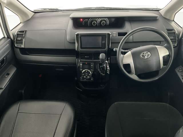 TOYOTA VOXY 2011 Image 31