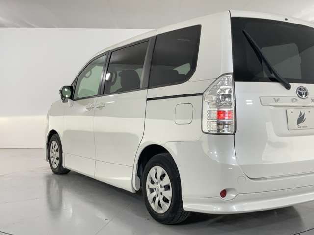 TOYOTA VOXY 2011 Image 31