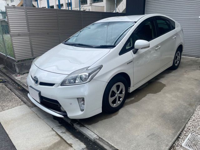 TOYOTA PRIUS 2012 Image 31