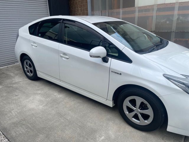 TOYOTA PRIUS 2012 Image 31