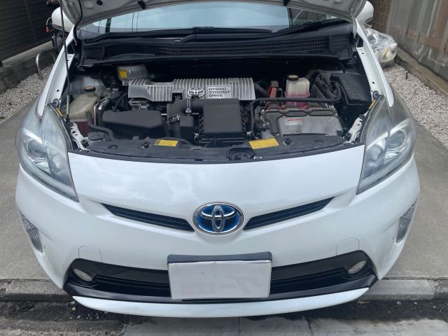 TOYOTA PRIUS 2012 Image 31