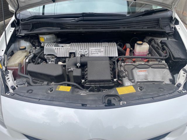 TOYOTA PRIUS 2012 Image 31