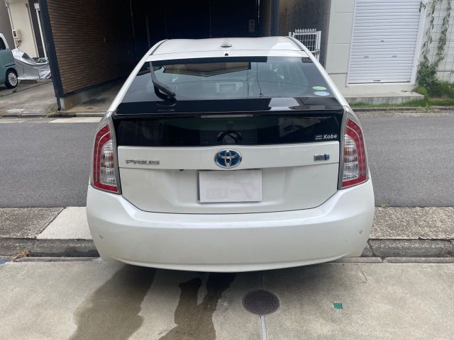 TOYOTA PRIUS 2012 Image 31