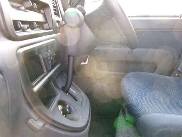 DAIHATSU HIJET CARGO 4WD 2014 Image 31