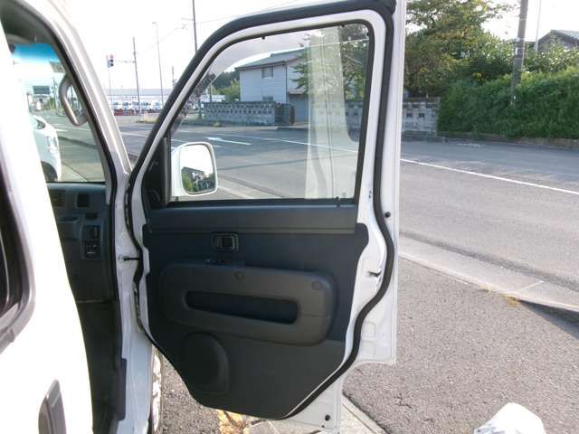 DAIHATSU HIJET CARGO 4WD 2014 Image 31