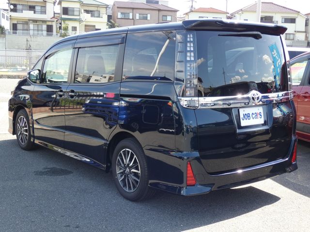 TOYOTA VOXY 2015 Image 31