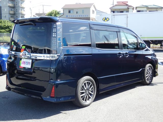 TOYOTA VOXY 2015 Image 31