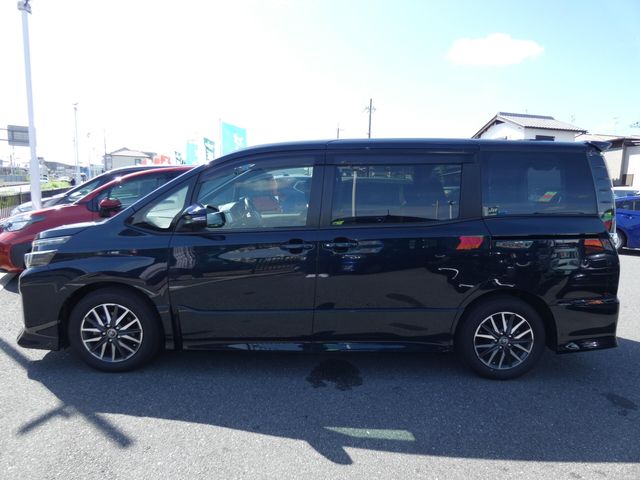 TOYOTA VOXY 2015 Image 31