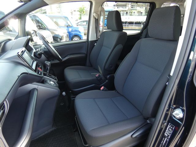 TOYOTA VOXY 2015 Image 31