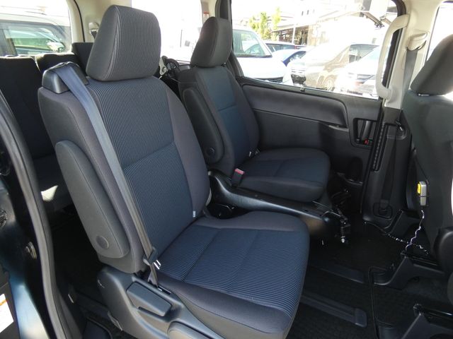 TOYOTA VOXY 2015 Image 31