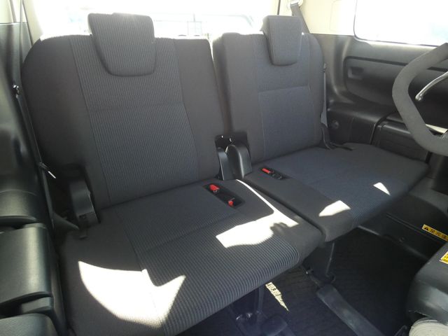 TOYOTA VOXY 2015 Image 31