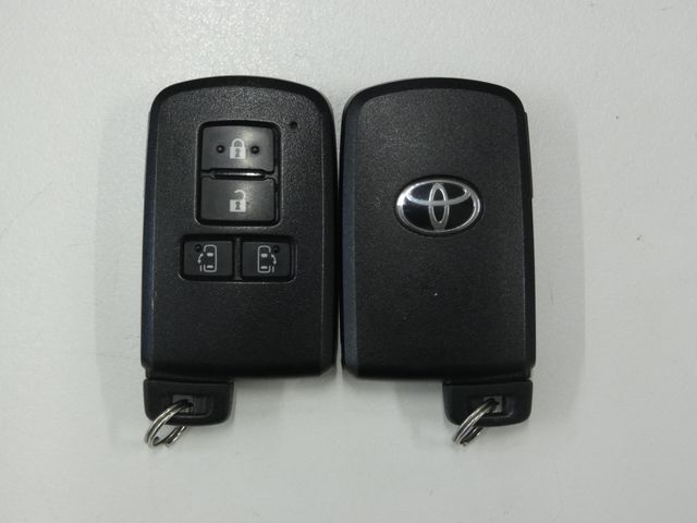 TOYOTA VOXY 2015 Image 31