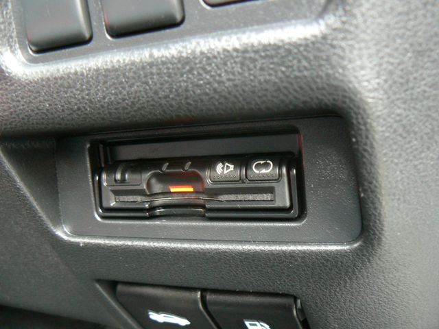 NISSAN JUKE 2011 Image 31