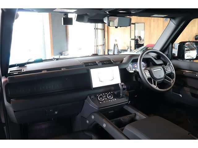 ROVER DEFENDER 2025 Image 31