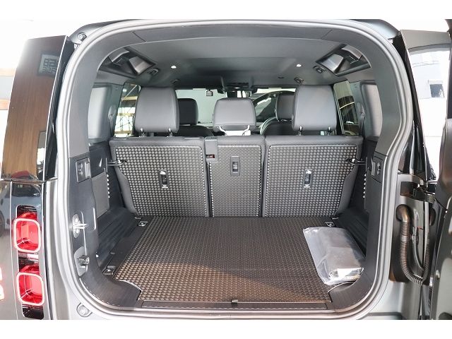 ROVER DEFENDER 2025 Image 31