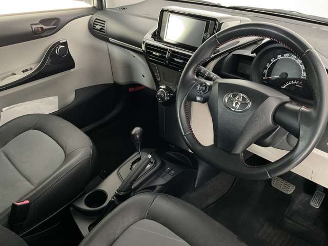 TOYOTA IQ 2012 Image 31
