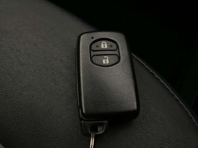 TOYOTA IQ 2012 Image 31