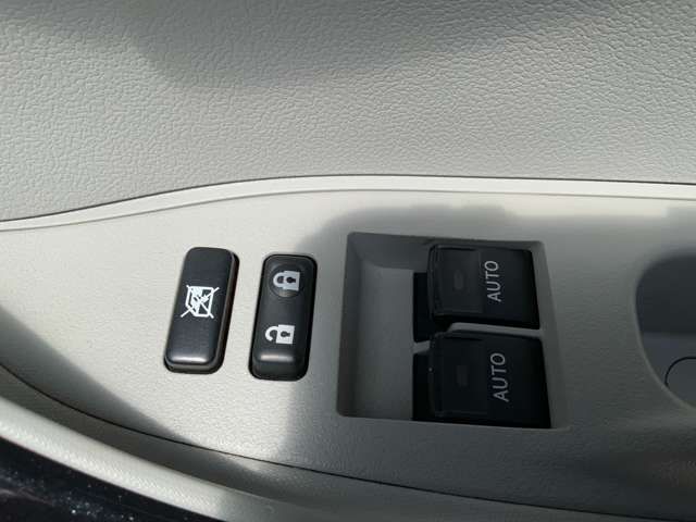 TOYOTA IQ 2012 Image 31