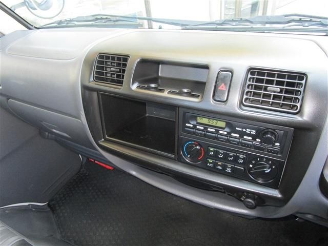 MAZDA BONGO TRUCK 1.15T 2W 2017 Image 31