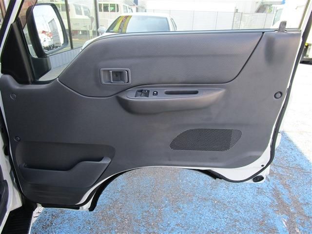 MAZDA BONGO TRUCK 1.15T 2W 2017 Image 31