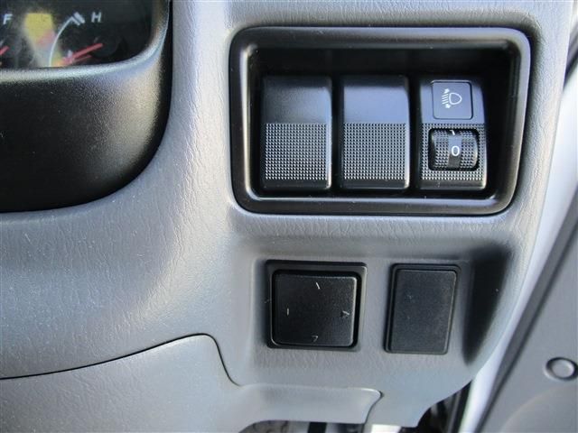 MAZDA BONGO TRUCK 1.15T 2W 2017 Image 31