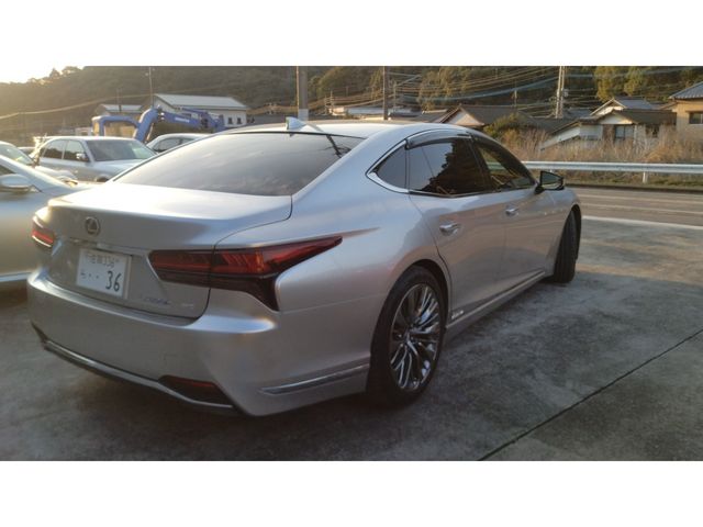 TOYOTA LEXUS LS500H 4WD 2022 Image 31