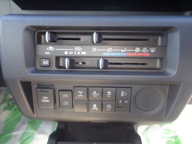 DAIHATSU HIJET TRUCK 4WD 2025 Image 31