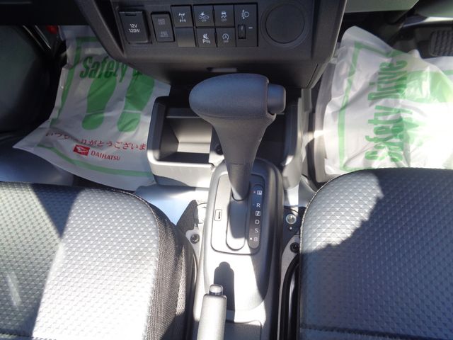 DAIHATSU HIJET TRUCK 4WD 2025 Image 31