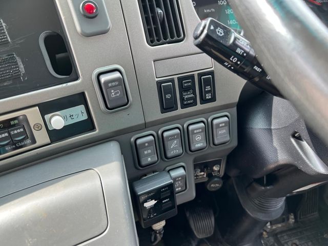 ISUZU GALA 2011 Image 31