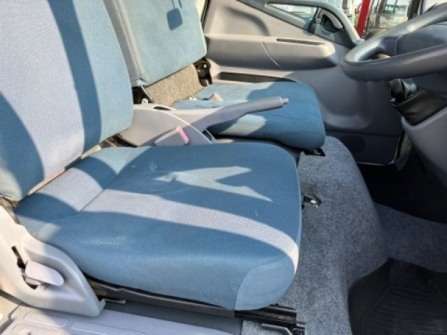 MITSUBISHI CANTER 2013 Image 31