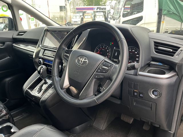 TOYOTA ALPHARD 2018 Image 31