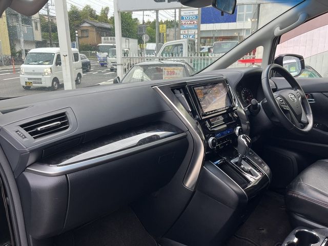 TOYOTA ALPHARD 2018 Image 31