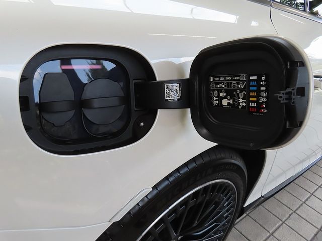 MERCEDES BENZ MERCEDES AMG EQS 2024 Image 31