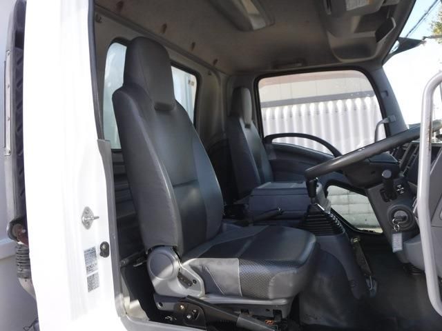 ISUZU FORWARD 2011 Image 31