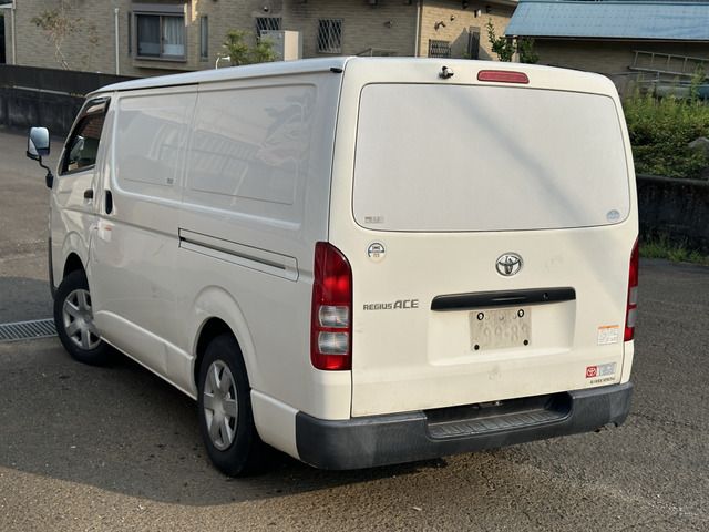 TOYOTA HIACE VAN 2WD 2015 Image 31