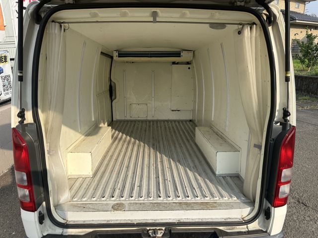 TOYOTA HIACE VAN 2WD 2015 Image 31
