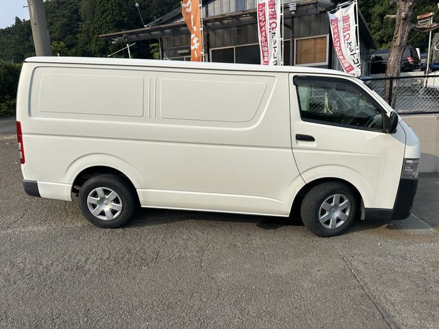 TOYOTA HIACE VAN 2WD 2015 Image 31