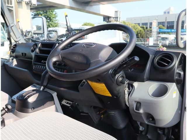 HINO DUTRO 2015 Image 31