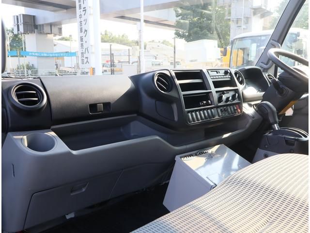 HINO DUTRO 2015 Image 31