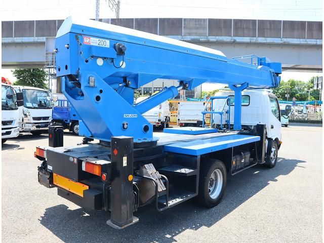 HINO DUTRO 2011 Image 31