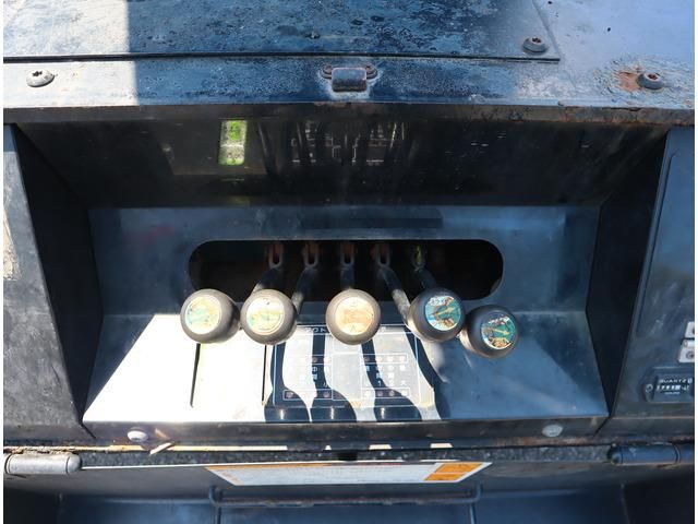 HINO DUTRO 2011 Image 31