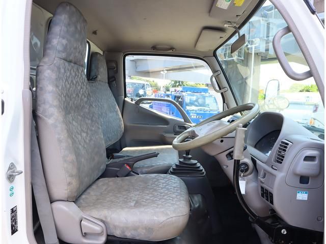 HINO DUTRO 2011 Image 31