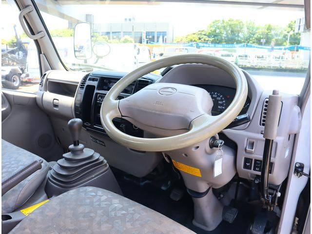 HINO DUTRO 2011 Image 31