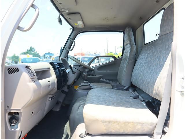 HINO DUTRO 2011 Image 31