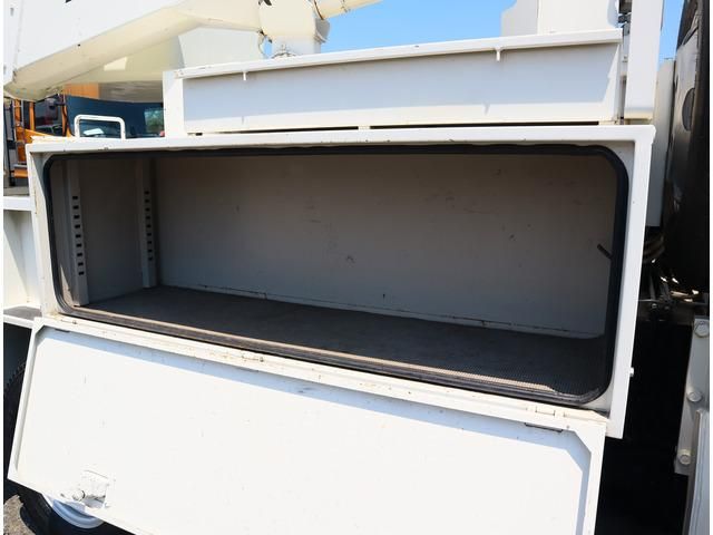 HINO DUTRO 2017 Image 31