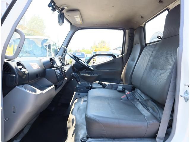 HINO DUTRO 2017 Image 31