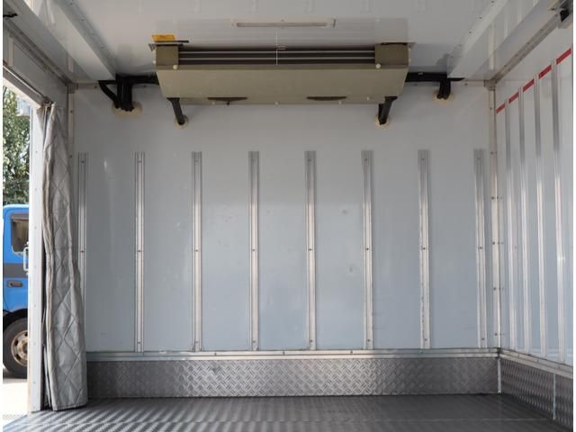 MITSUBISHI CANTER 2017 Image 31